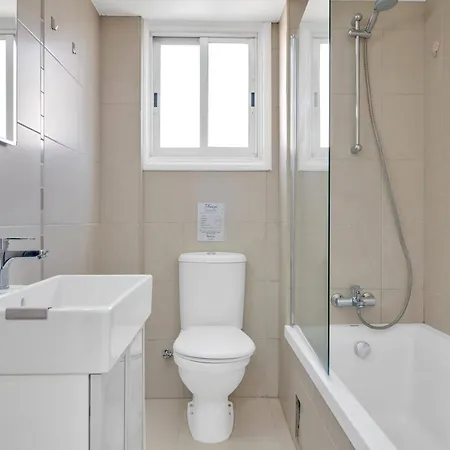 Phaedrus Living: Romanou Modern Center Flat Apartment Nikosia