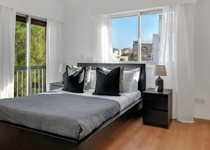 Phaedrus Living: Romanou Modern Center Flat Apartmán Nikósie