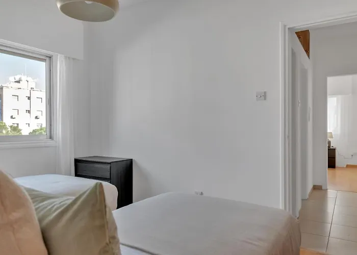 Phaedrus Living: Romanou Modern Center Flat Nikósie