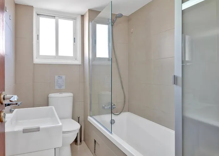 Phaedrus Living: Romanou Modern Center Flat Apartmán *