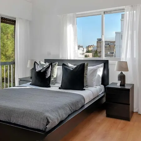 Phaedrus Living: Romanou Modern Center Flat Lägenhet Nicosia