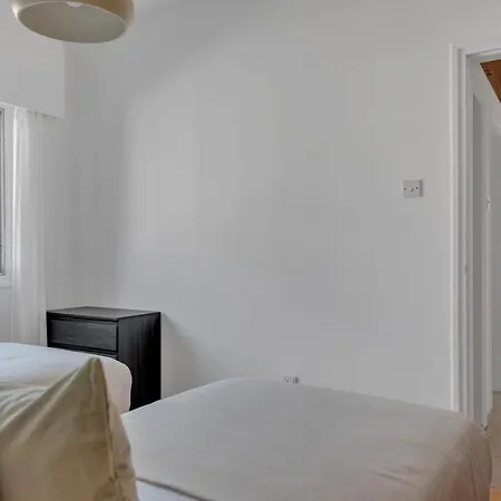 Phaedrus Living: Romanou Modern Center Flat Nikósie
