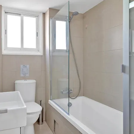 Phaedrus Living: Romanou Modern Center Flat Lägenhet *