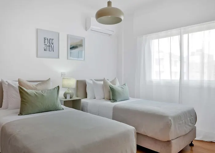 Phaedrus Living: Romanou Modern Center Flat アパート ニコシア