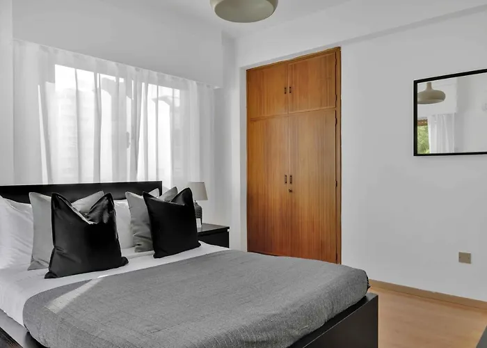 アパート Phaedrus Living: Romanou Modern Center Flat