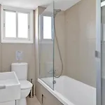 Phaedrus Living: Romanou Modern Center Flat דירה *